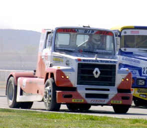 truckrace_dominique_lacheze_2003_mack.jpg